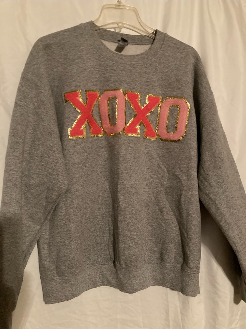 Gildan Gray Crewneck Sweatshirt with Pink & Gold XOXO Appliqué size Large
